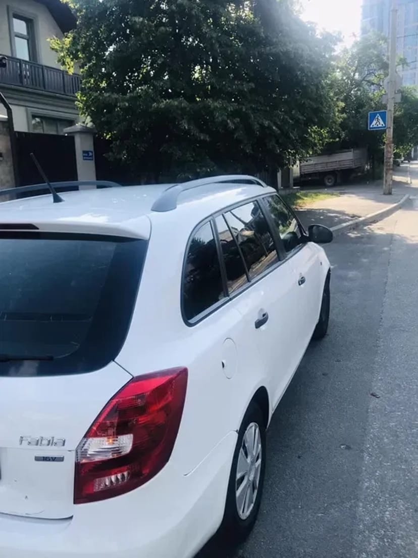 Авто шкода фабія універсал
