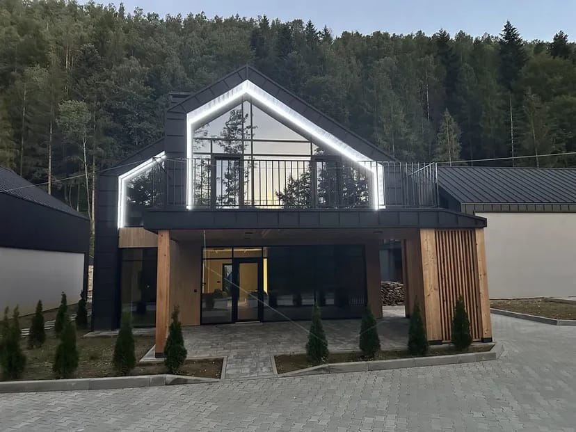 Новий будинок в Яремче