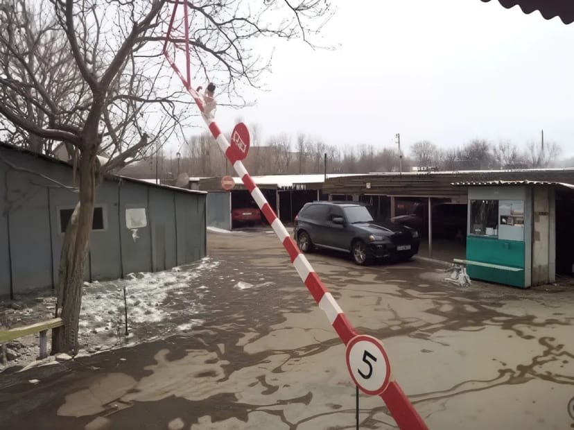 Паркомісце на стоянці: зручний заїзд та виїзд