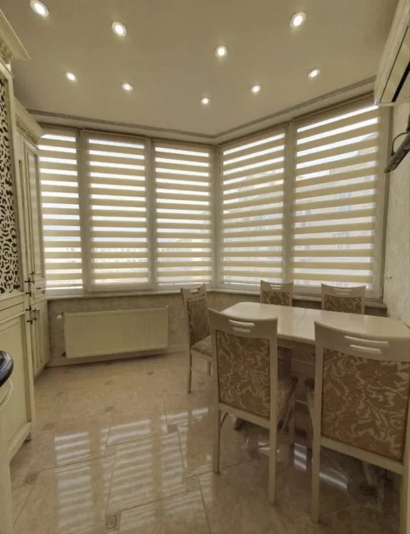 Квартира 5 кімнатна на Малишка 81