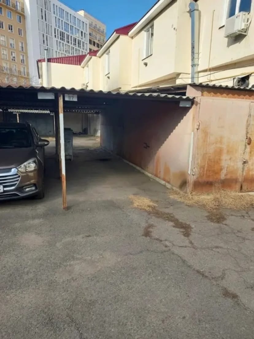 Паркомісце на автостоянці «Електа»