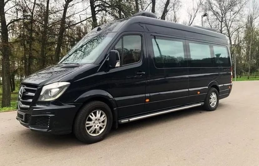 278 Мікроавтобус Mercedes Sprinter чорный VIP class з водієм
