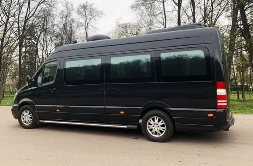 278 Мікроавтобус Mercedes Sprinter чорный VIP class з водієм