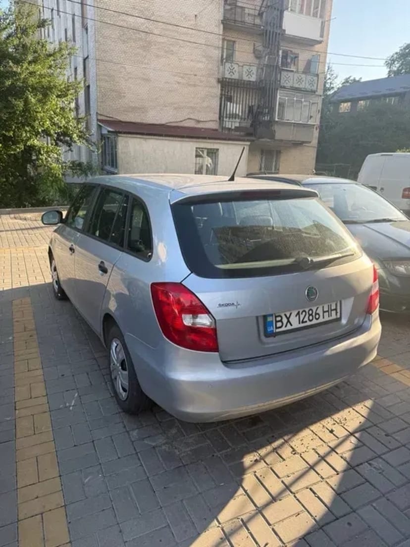 Авто Skoda Fabia 2011