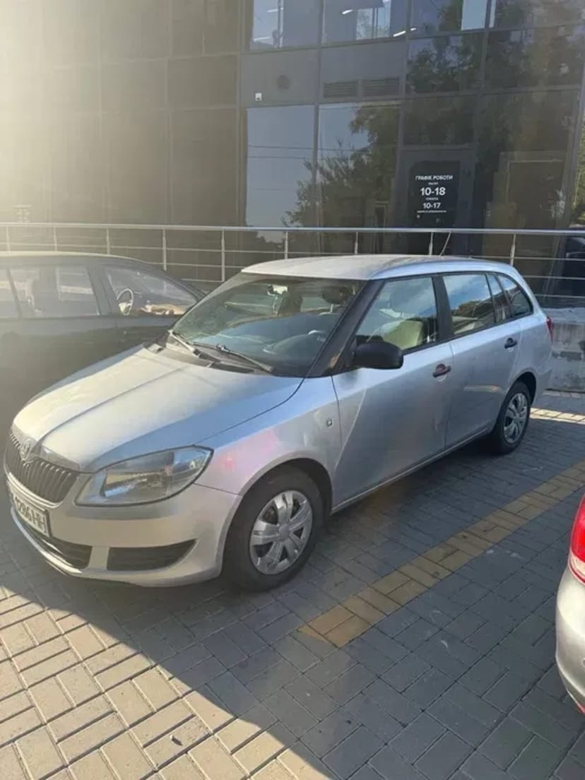 Авто Skoda Fabia 2011