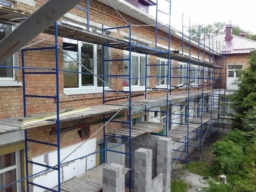 Вишки тури, будівельні риштування у Хмельницькому