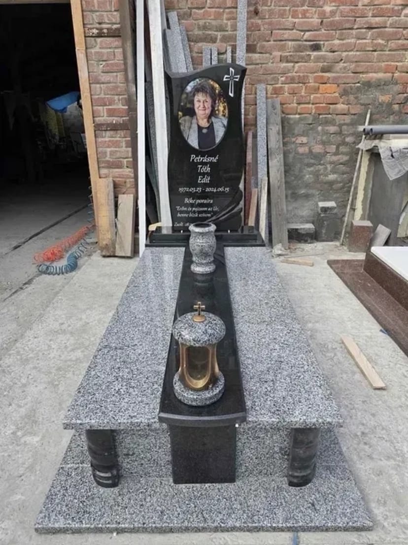 Пам'ятники від виробника виставка Висока Якість Гарантія