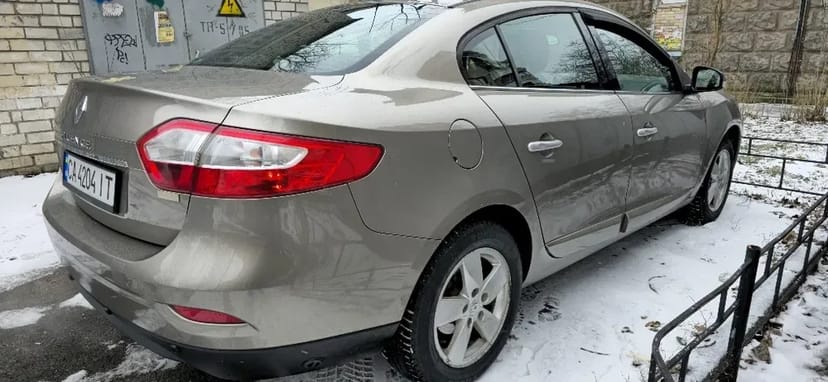 Авто Renault fluence для одного водія