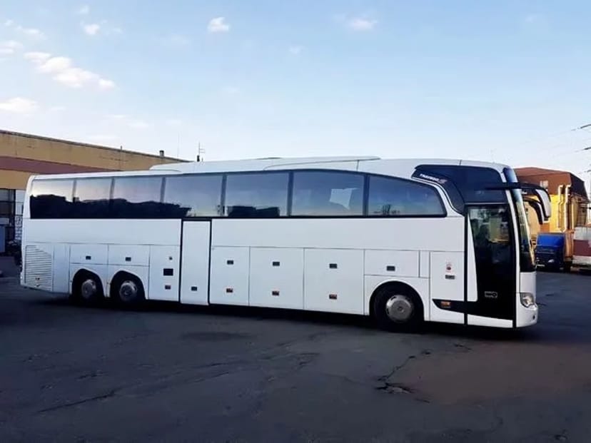 375 Автобус на весілля Mercedes 60 місць замовити в Києві