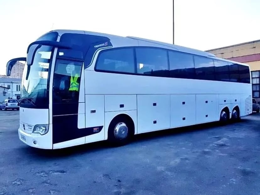 375 Автобус на весілля Mercedes 60 місць замовити в Києві