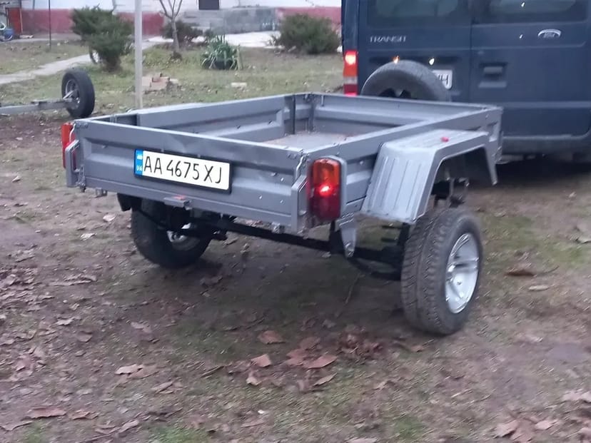 Причеп-самосвал