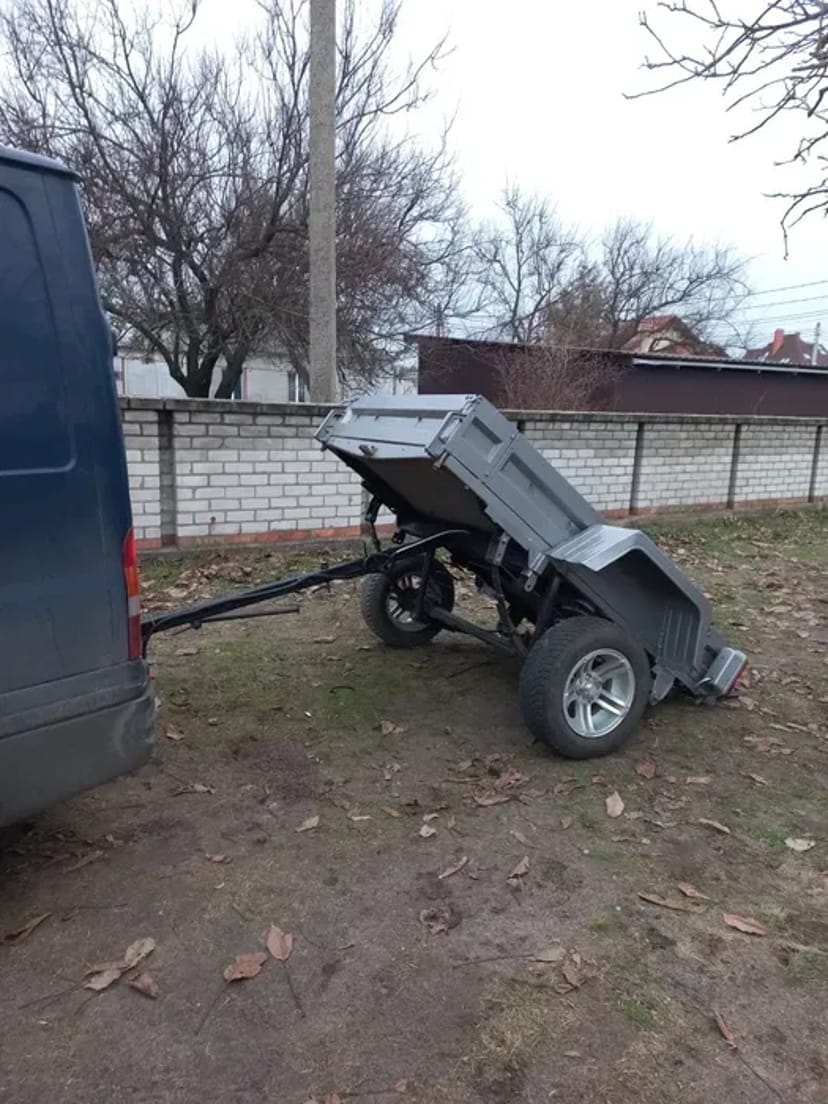 Причеп-самосвал