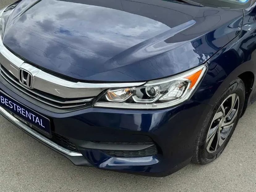 Honda Accord - Легкове авто