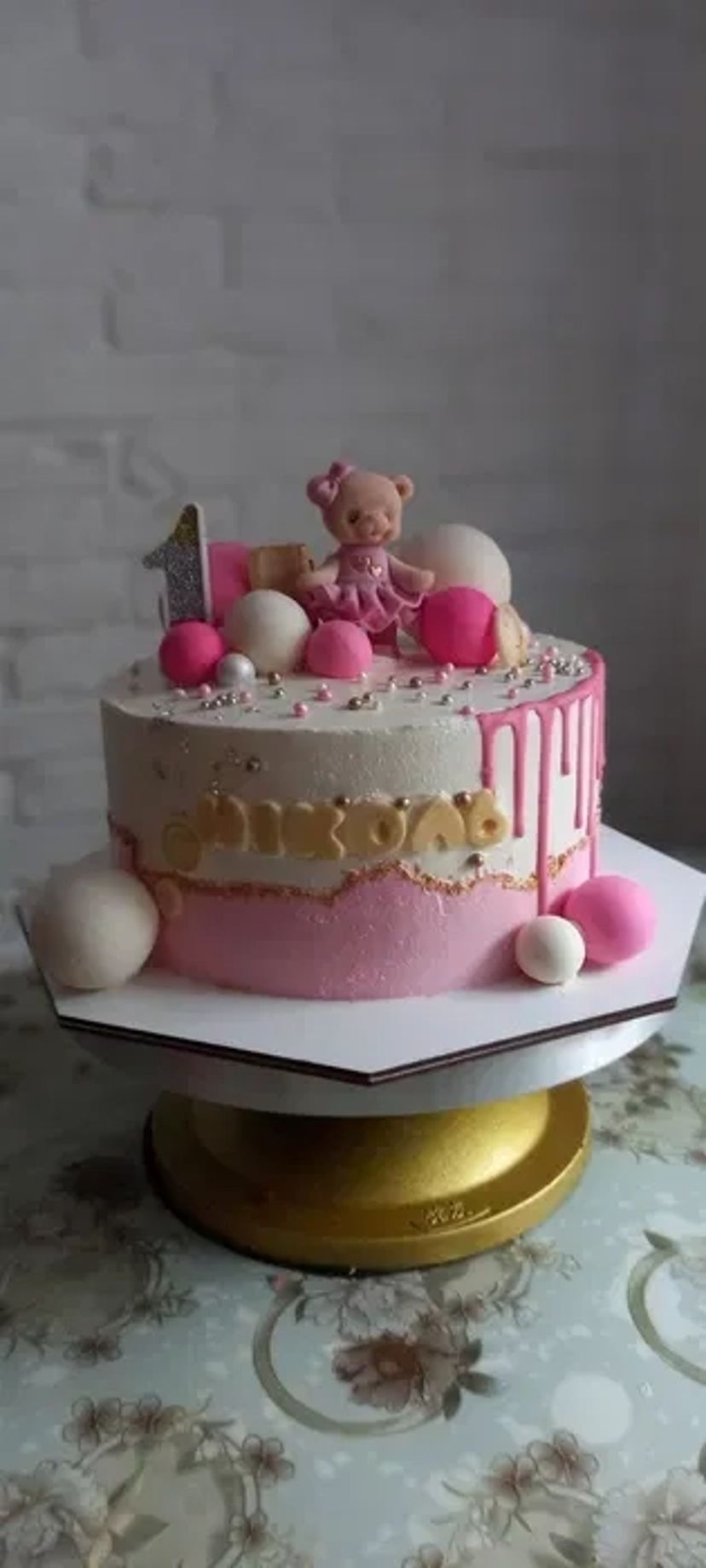 Торти на день-народження.