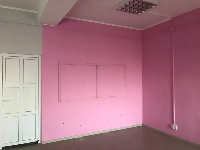 Комерційне приміщення під магазин, салон, тощо - 225 €