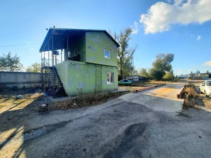 Приміщення виробничо-складського призначення з відкритою рампою