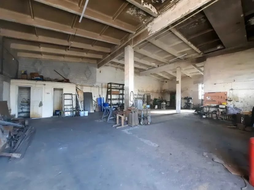 Приміщення виробничо-складського призначення з відкритою рампою