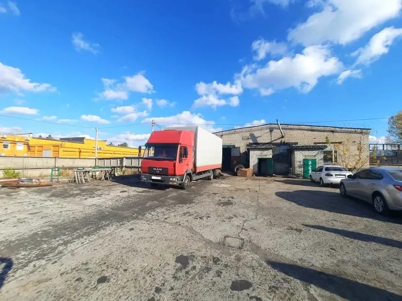 Приміщення виробничо-складського призначення з відкритою рампою