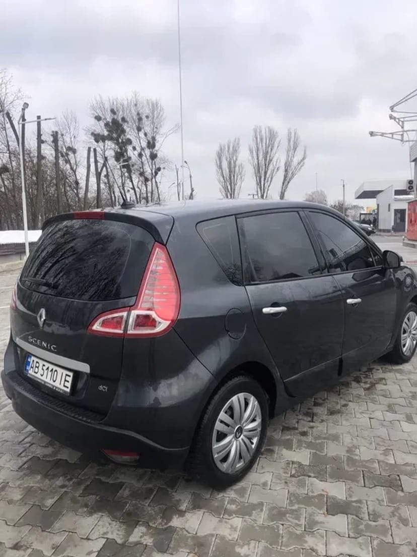 Послуги таксі по Украіні та за кордон. По всіх питаннях телефонуйте.