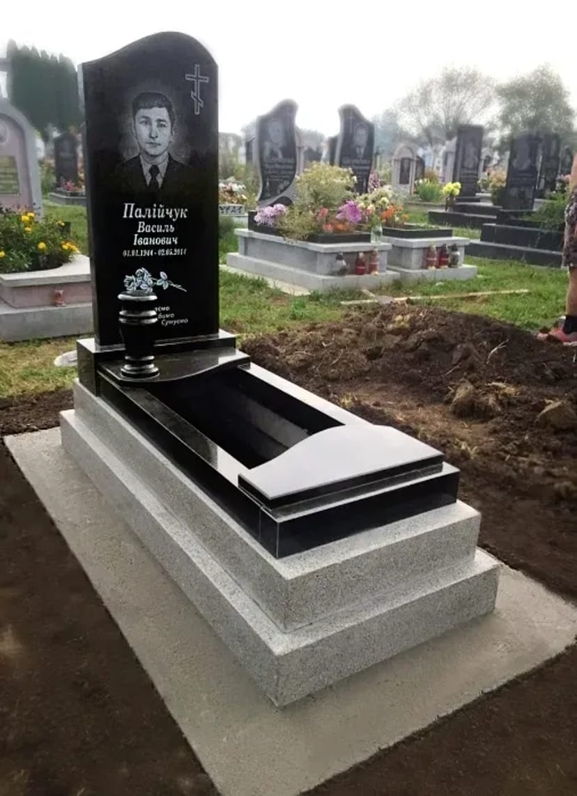 Пам'ятники Косів граніт крихта