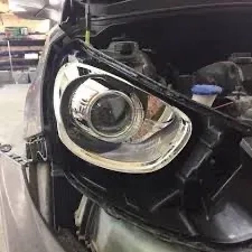 Установка камер заднього виду, парктроніки, магнітоли