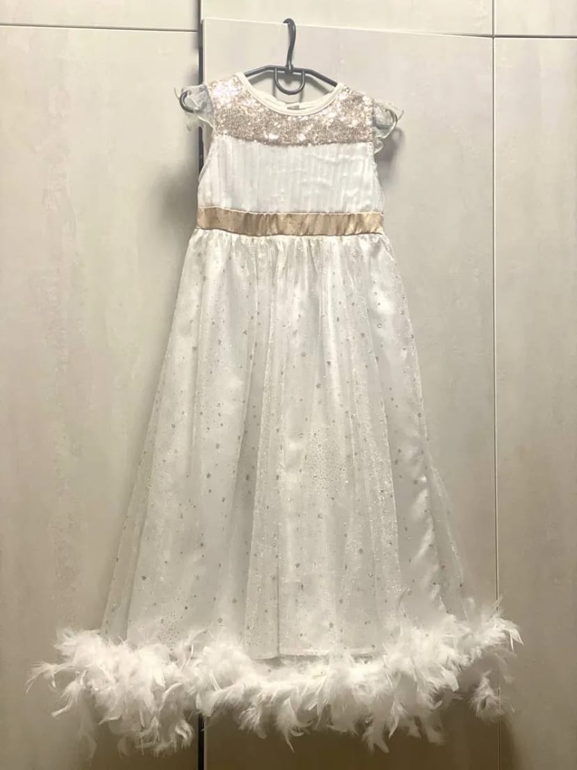 Костюми та плаття