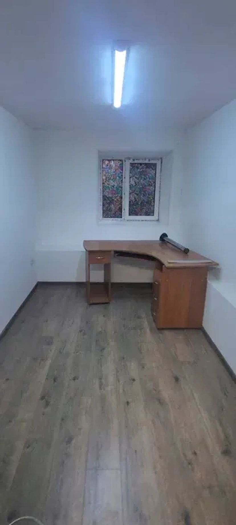 кабінет по вул. Херсонська Дніпро Арена поруч. 2 кімнати з ремонтом