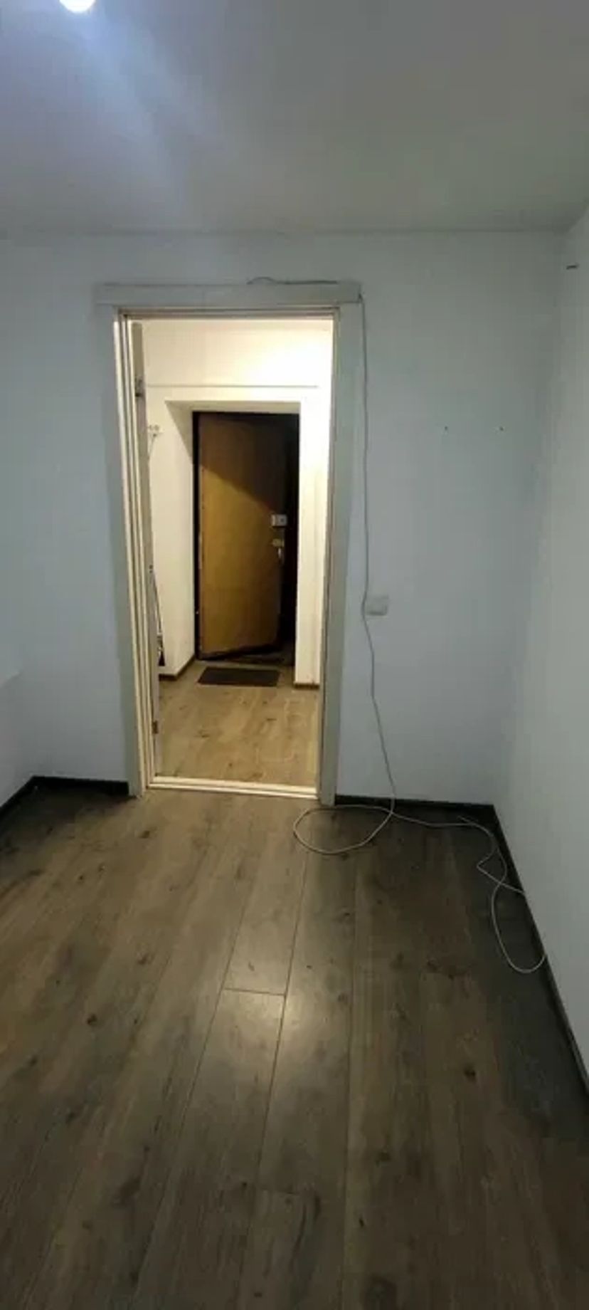 кабінет по вул. Херсонська Дніпро Арена поруч. 2 кімнати з ремонтом