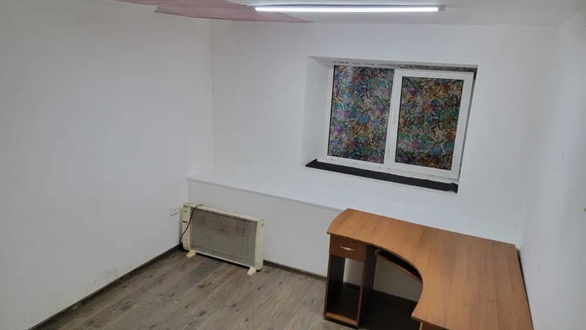 кабінет по вул. Херсонська Дніпро Арена поруч. 2 кімнати з ремонтом
