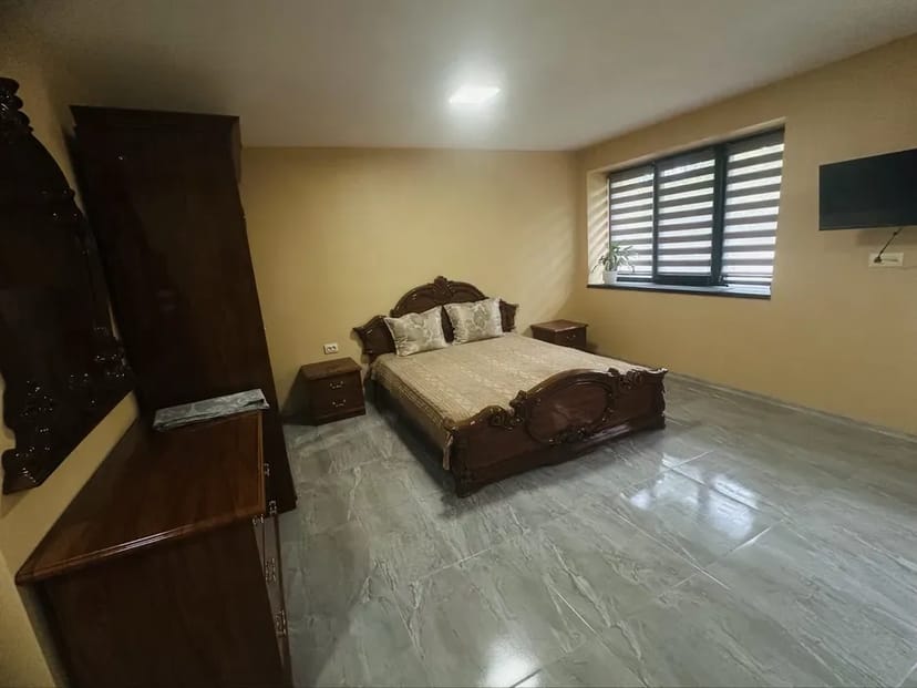 Житло подобово погодинно 2 кімнати 1 поверх квартира апартамент