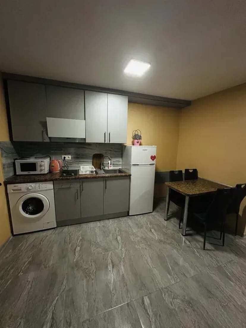 Житло подобово погодинно 2 кімнати 1 поверх квартира апартамент