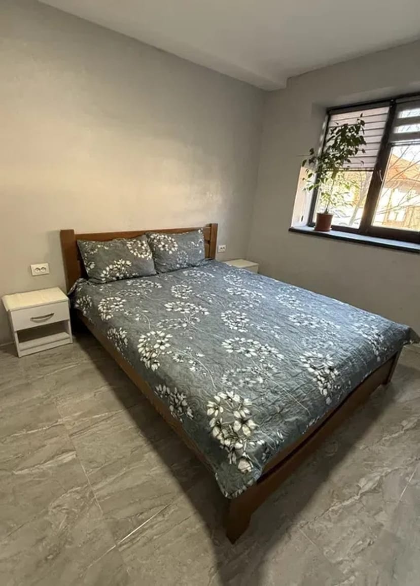 Житло подобово погодинно 2 кімнати 1 поверх квартира апартамент