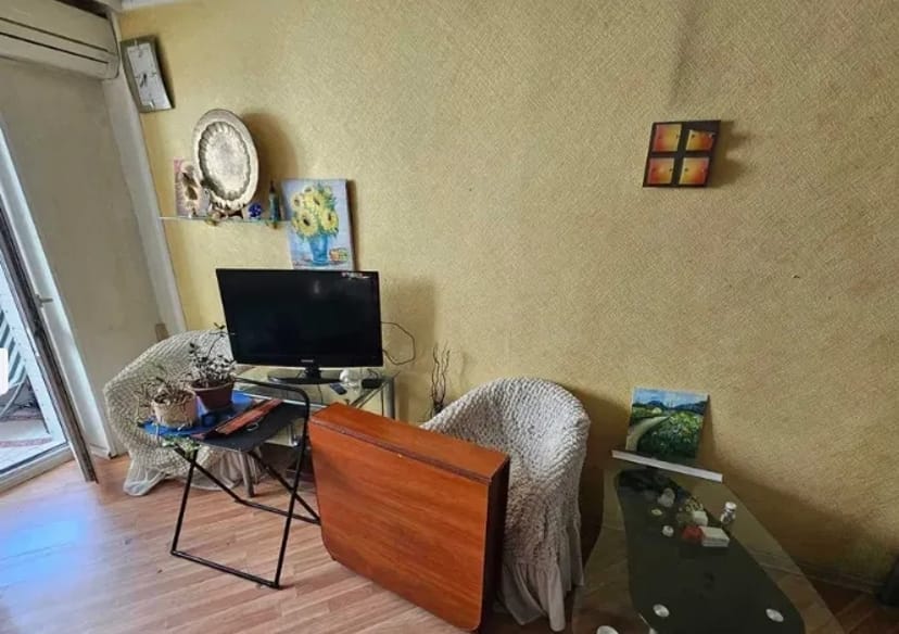 Однокімнатна квартира в Солом'янському районі Воробйова 14