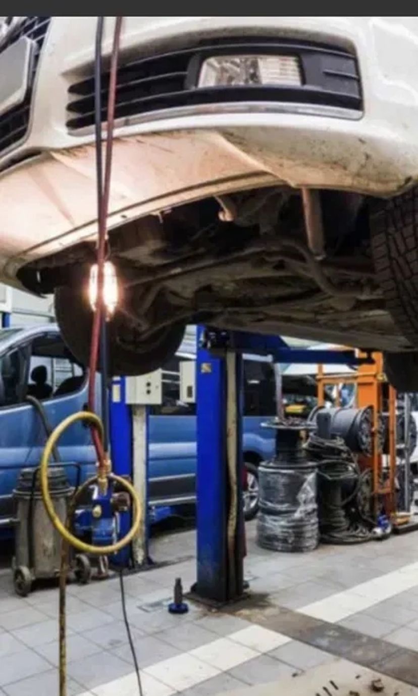 Ремонт двигуна і підвіски, комп'ютерна діагностика