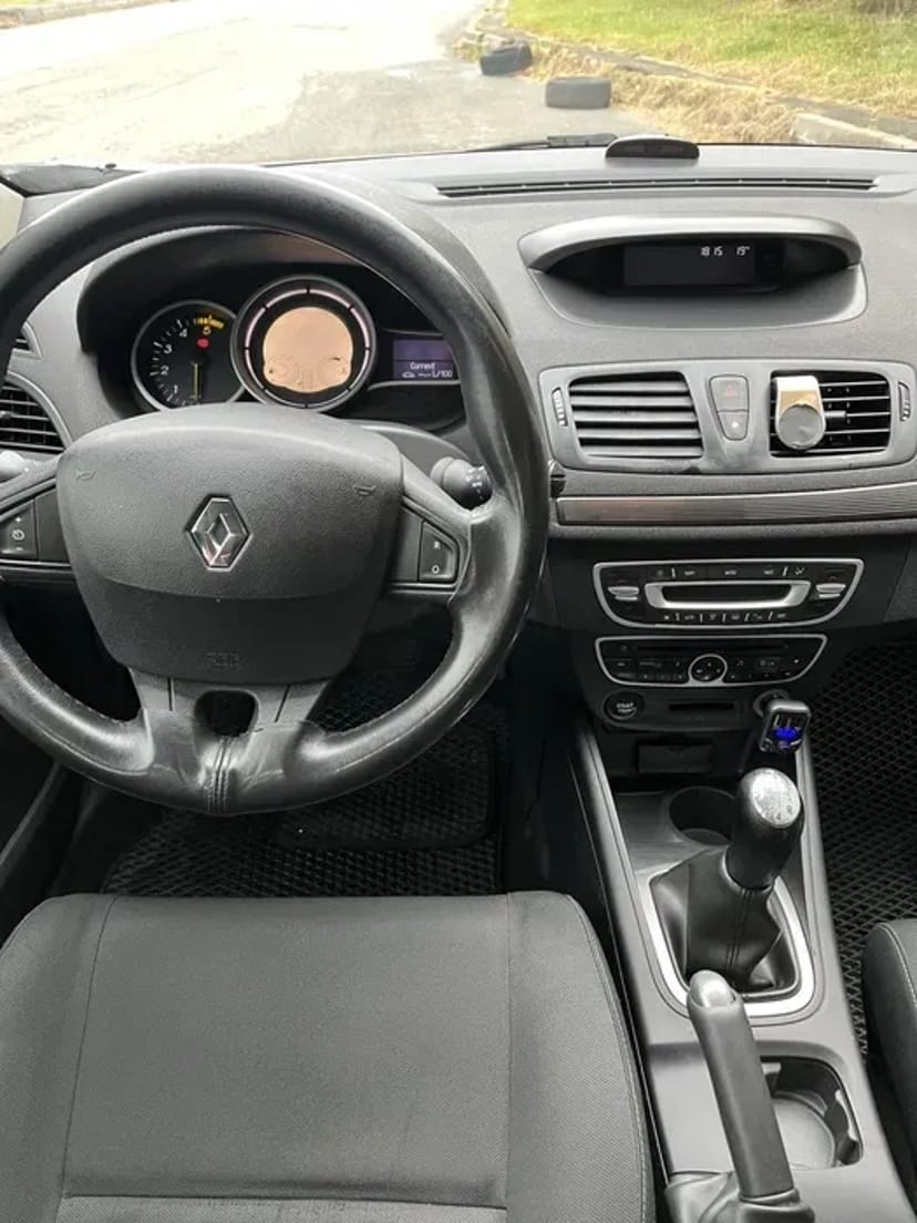 Авто на таксі або власні потреби,RENAULT MEGANE-3,2011рік