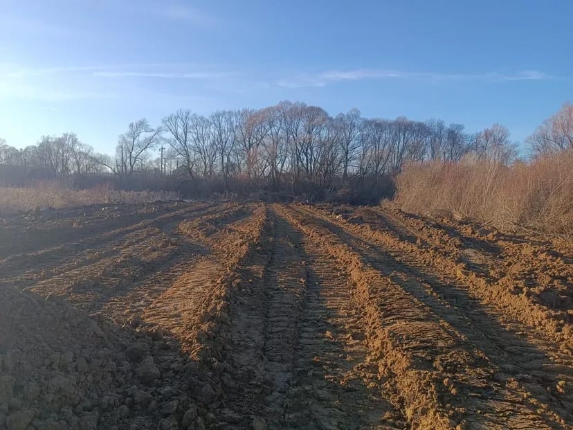 Чистка ділянок,вирівнювання,підсипка