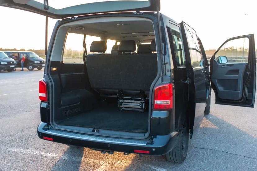 Мінівен Volkswagen Caravelle 2012 р - 8 пасажирських місць