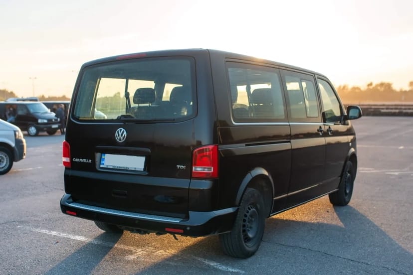 Мінівен Volkswagen Caravelle 2012 р - 8 пасажирських місць