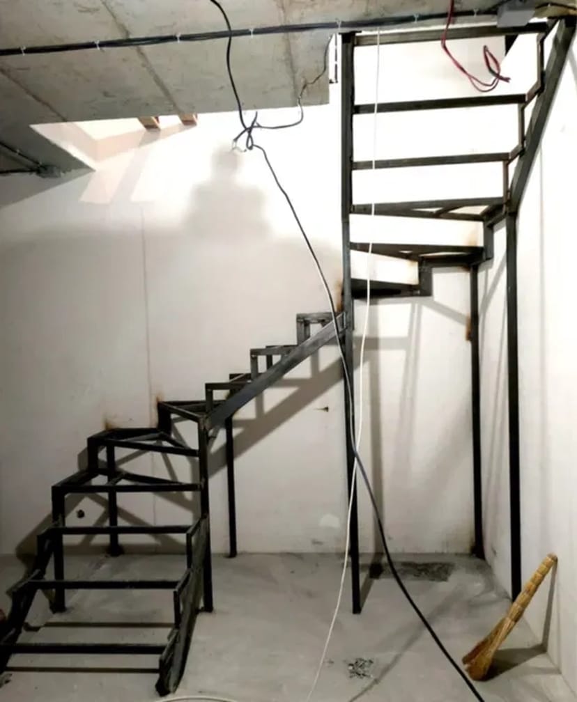 Виготовлення встановлення сходів, лестниц