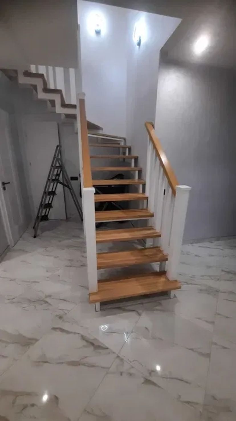 Сходи з дерева, сходинки, виготовлення, монтаж/Лестницы из дерева.