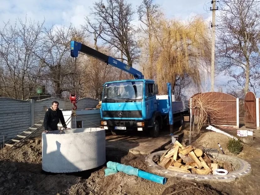 Залізо бетонні кільця 0.6м. 0.8м.1м.1.5м.2м.кільця на свердловину