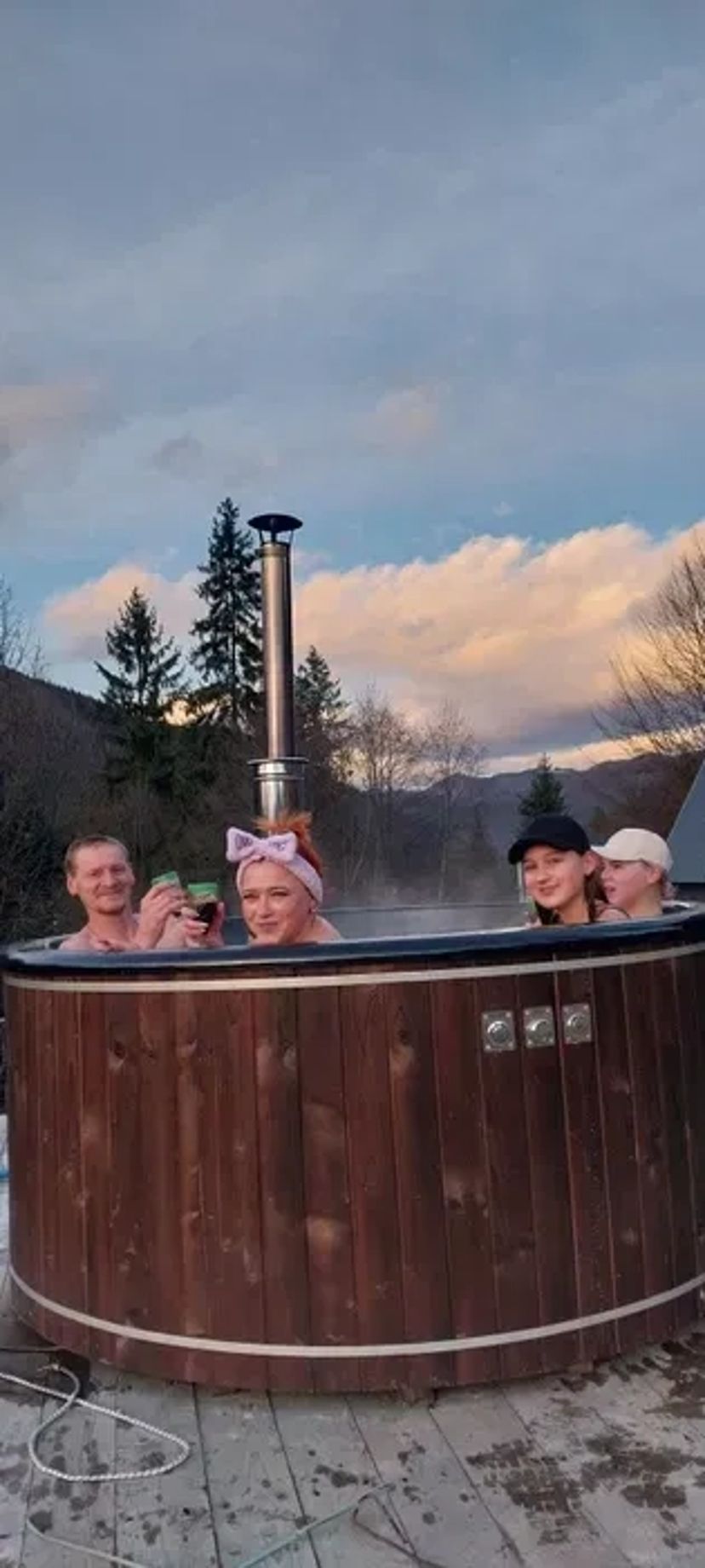 Чан джакузі з гідромасажем