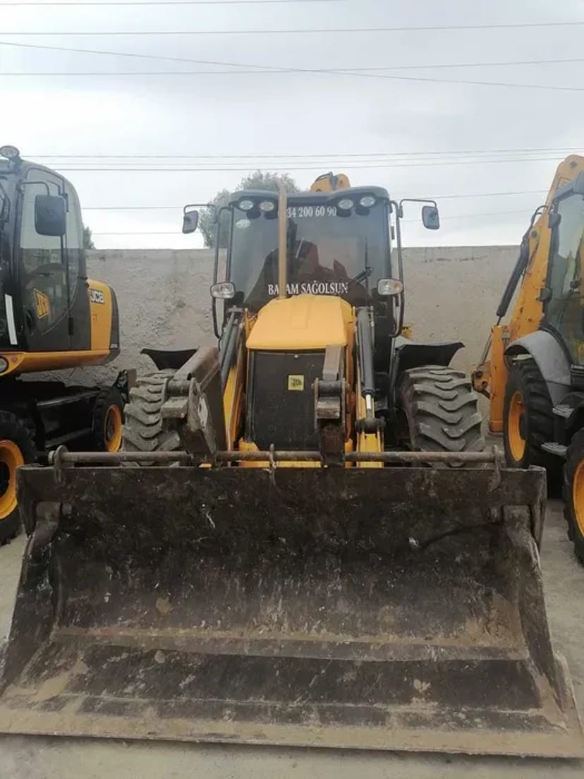 Екскаватор-навантажувач JCB 3CX Бровари