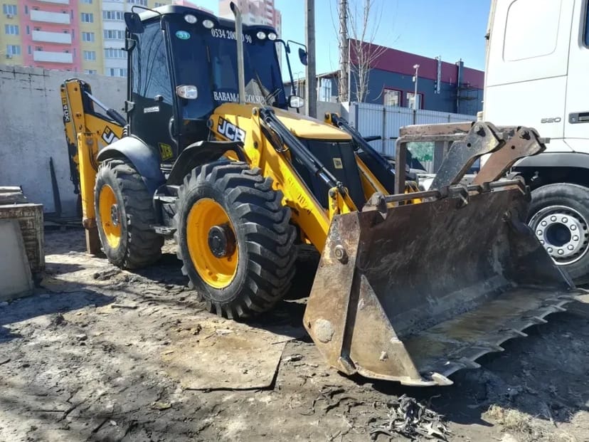 Екскаватор-навантажувач JCB 3CX Бровари