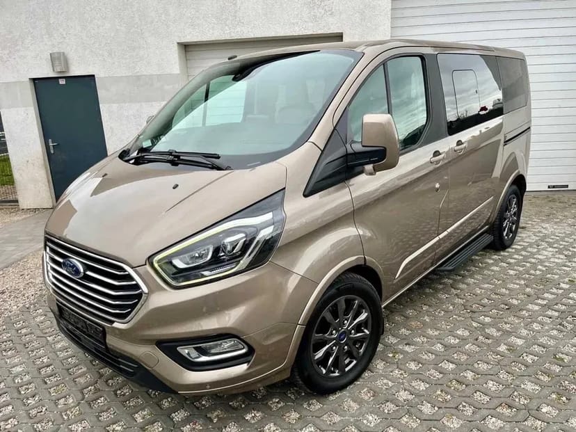 Пасажирські перевезення мікроавтобусом FORD TURNEO CUSTOM 2019, 8+1.