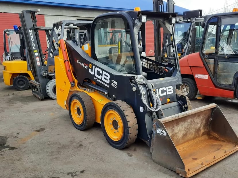 Навантажувач JCB 