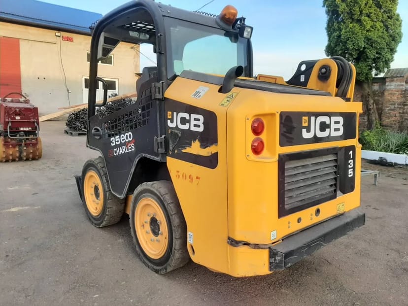 Навантажувач JCB 