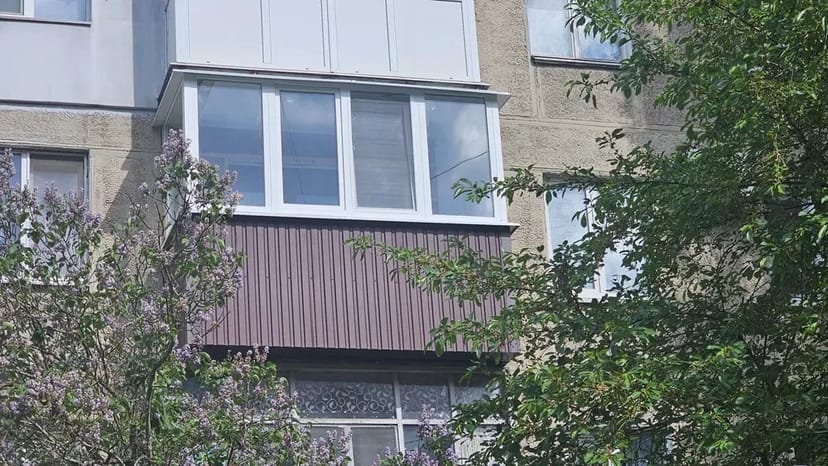 Балкон з розширенням обшивка профлист