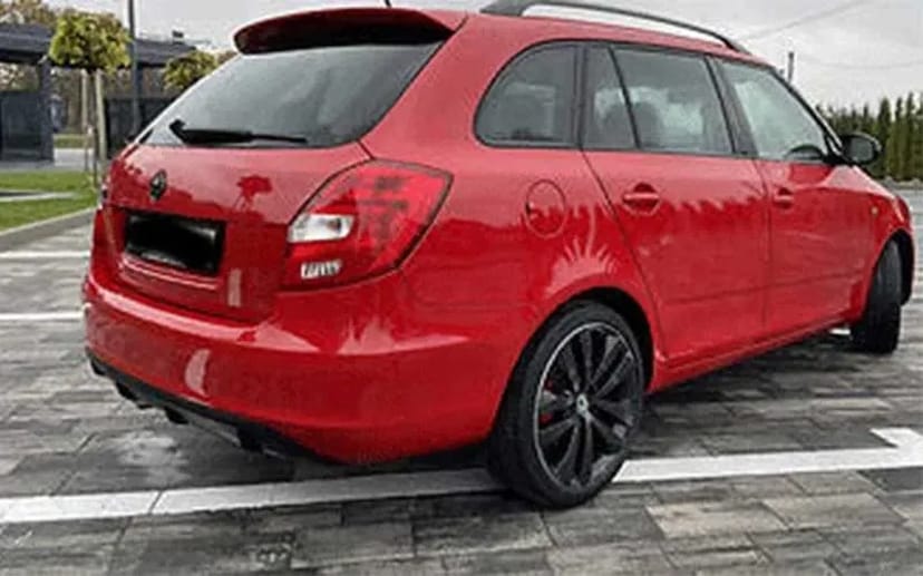 Авто  Skoda Fabia в таксі машина авто 