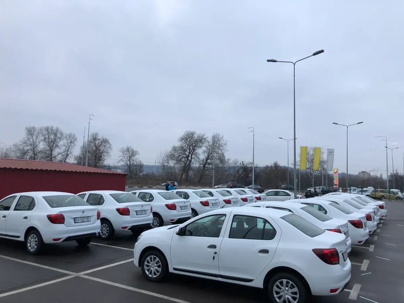 Рено Логан для личных нужд под такси